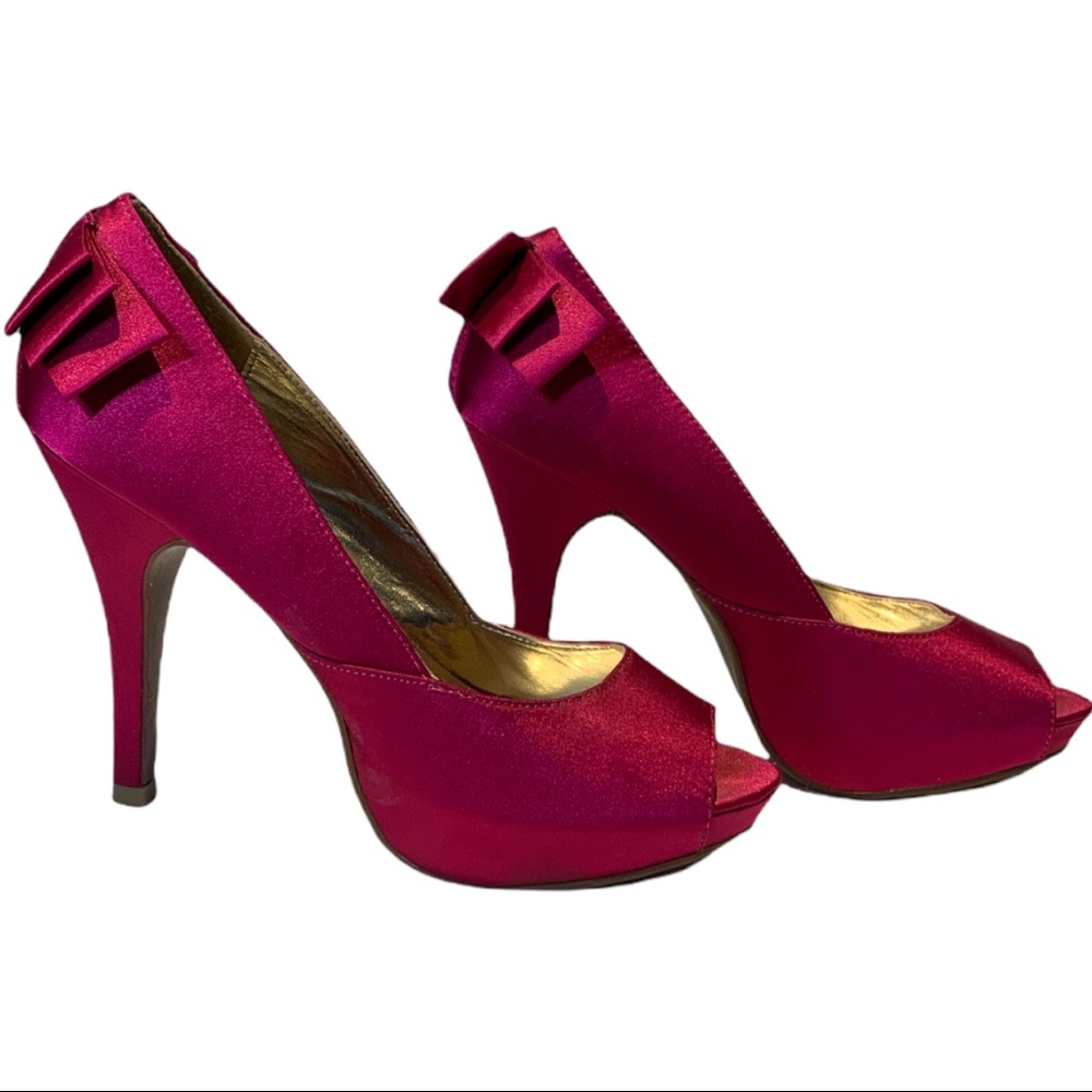 G21 Fuchsia Silk Material Stiletto Open toe shoes